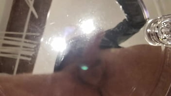 Gemiti e sborrata intensa in primo piano cazzo enorme sborra sexy e arrapato