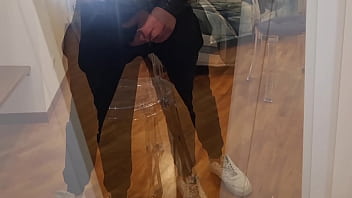 Gemiti e sborrata intensa in primo piano cazzo enorme sborra sexy e arrapato