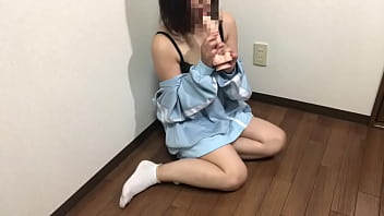 おもちゃのちんちんをパクって食べてイマラチオされてる想像しながらマンコを触って気持ちのいいオナニーをする女子◯生。 おもちゃのちんちんをパクって食べてイマラチオされてる想像しながらマンコを触って気持ちのいいオナニーをする女子◯生。