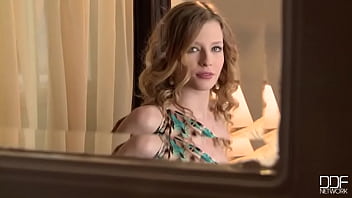 Toy pulsates in her pussy