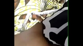 Lábios vaginais enorme vê ela mexendo