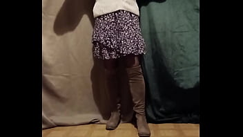 2025 10 21 esclave f s'exhibe dans les wc publics