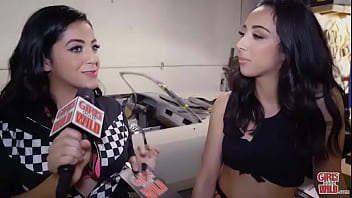 Kiarra orgasms in leather