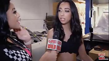 Kiarra orgasms in leather