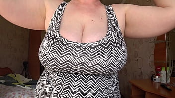 Big gorgeous tits swing close up