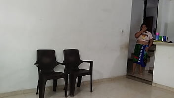 ¡el dueño de la casa viene a buscar la renta del mes ¡le ofrecí mi cuerpo y aceptó ¡dame fuerte viejo sucio duele pero dame fuerte sí fuerte