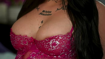 Pretty & Raw Diamond Franco Sensual Lingerie Behind The Scenes Shoot thumbnail