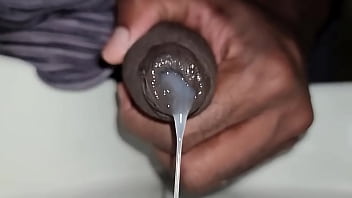 O tesão derramado em câmera lenta na pia do banheiro #uncut #bbc #cum O tesão derramado em câmera lenta na pia do banheiro #uncut #bbc #cum