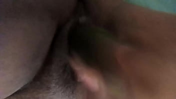 Masturbandose con pepino