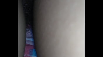 Toda excitada e amarrada