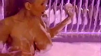 April chest bubble bath