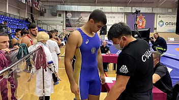 Bultos De Chicos Rusos En Lucha Libre De Suelo 2021 thumbnail