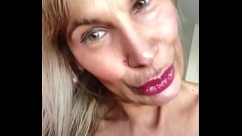 La vecina más caliente del edificio no puede dejar de provocarte parte 2