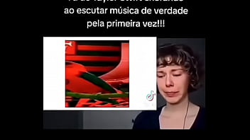 Hino nacional do flamengo fã da taylor swift chorando escutando musica de vdd