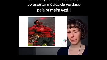Hino nacional do flamengo fã da taylor swift chorando escutando musica de vdd Hino nacional do flamengo fã da taylor swift chorando escutando musica de vdd
