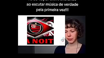 Hino nacional do flamengo fã da taylor swift chorando escutando musica de vdd