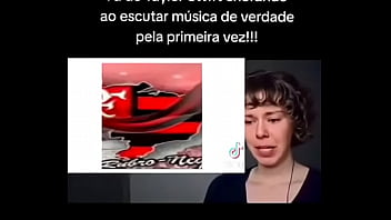 Hino nacional do flamengo fã da taylor swift chorando escutando musica de vdd