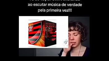 Hino nacional do flamengo fã da taylor swift chorando escutando musica de vdd