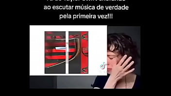 Hino nacional do flamengo fã da taylor swift chorando escutando musica de vdd