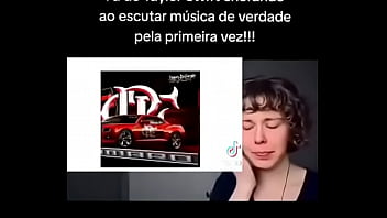 Hino nacional do flamengo fã da taylor swift chorando escutando musica de vdd