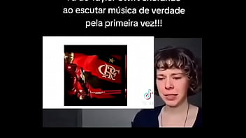 Hino nacional do flamengo fã da taylor swift chorando escutando musica de vdd