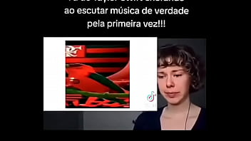 Hino nacional do flamengo fã da taylor swift chorando escutando musica de vdd