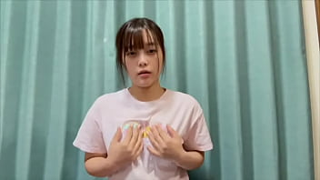 ジーンズ履いたまま大人のおもちゃの振動でオナニーしてたらヘロヘロになってしまいました 。