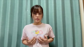 ジーンズ履いたまま大人のおもちゃの振動でオナニーしてたらヘロヘロになってしまいました 。