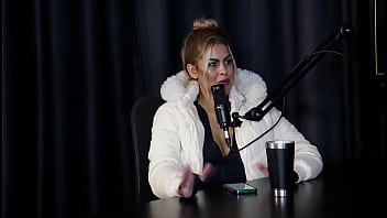 Trabalha em site gringo arrumou treta com o professor na faculdade queria ser modelo e como entrou na pornografia jhocy sheer red