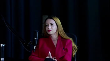 Trabalha em site gringo arrumou treta com o professor na faculdade queria ser modelo e como entrou na pornografia jhocy sheer red