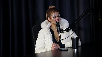 Trabalha em site gringo arrumou treta com o professor na faculdade queria ser modelo e como entrou na pornografia jhocy sheer red