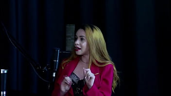 Trabalha em site gringo arrumou treta com o professor na faculdade queria ser modelo e como entrou na pornografia jhocy sheer red