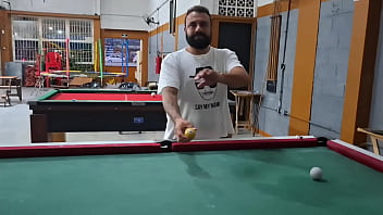 Ela não sabia jogar sinuca mas sabia levar vara na caçapa