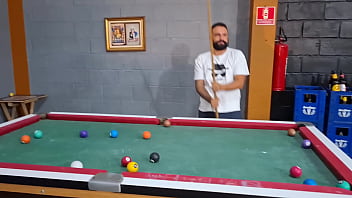 Ela não sabia jogar sinuca mas sabia levar vara na caçapa