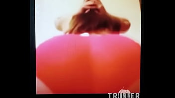 Sexy caucasian women twerking