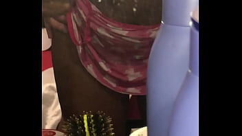 Gostosinha levando na chota escondido