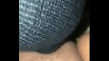 Red gets her pum pum lick