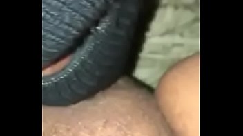 Red gets her pum pum lick