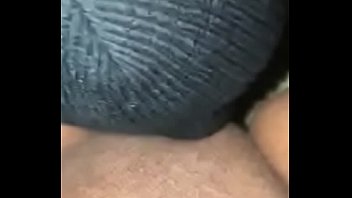 Red gets her pum pum lick