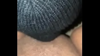 Red gets her pum pum lick