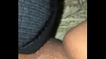 Red gets her pum pum lick