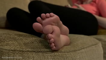 Foot fetish tic yourself deeper into your fetish