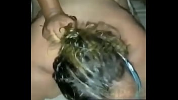 Enchendo o cu da minha puta de porra