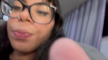 Menina perde o celular e vídeos que ela mandou pro namorado vazam