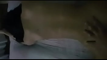 Metendo na bucetinha da novinha