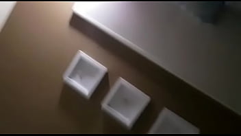 Metendo na bucetinha da novinha