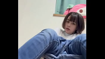 【スマホオナ動画】週4でオナニーしてるけど今日沢山喘いじゃいました…。