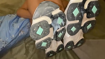 My friends gf is a whore