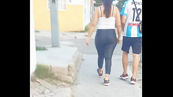 Paola con tanga y su novio no sabe que la deje con mi leche en la boca