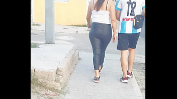 Paola con tanga y su novio no sabe que la deje con mi leche en la boca